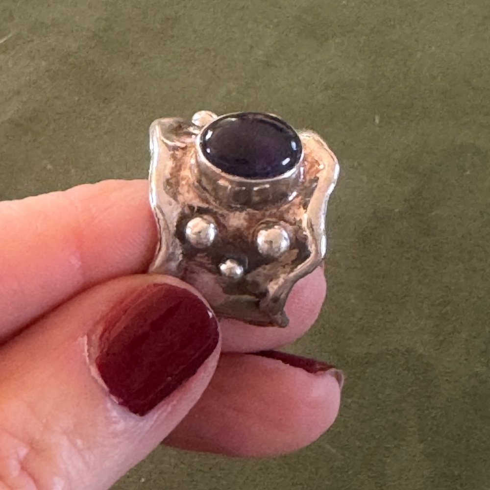 Elegant Vintage Sterling Silver Native American Ring with Blue Sapphire Gemstone